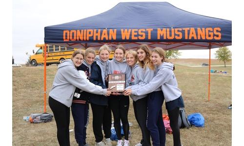 Doniphan West Girls Cross Country Finishes Runner-Up at Regional's