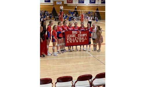 Hiawatha Volleyball Wins Big 7 Title For First Time Since 1997