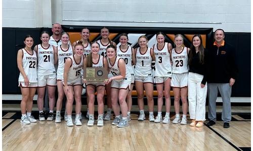 Centralia Girls Hold Off Familiar Foe to Advance to State Tournament