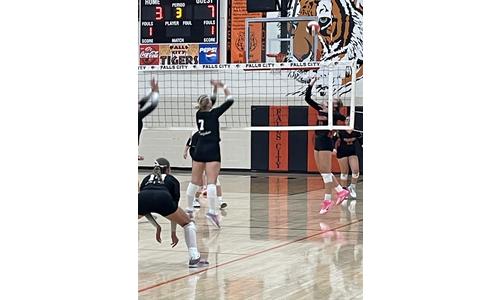 Falls City Volleyball Falls 3 - 1 in ECNC Clash