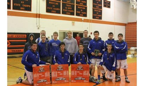 Holton Wins Again on Mats Taking Clay Center Invite Title