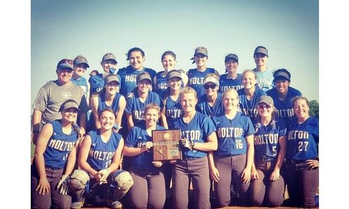 Holton Softball Headed Back to State
