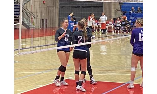 Holton Volleyball Season Ends in Pool Play Round at 4A State Tournament