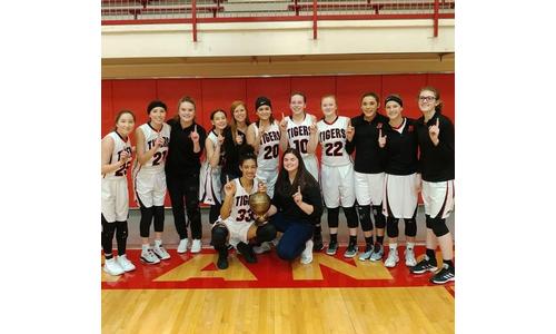 Jeff West Girls Win Tonganoxie Tourney - Murdie MVP