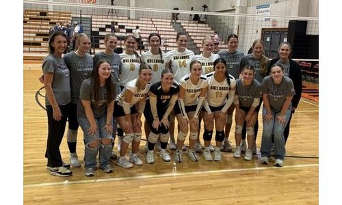 Linn Wins TVL Volleyball Tournament at Onaga
