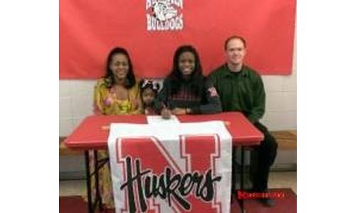 Tierra Williams Leads Auburn Girls to Title at Thunderbird Invitational