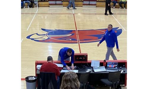 Troy Girls Win Thriller, Hiawatha Boys Win Big
