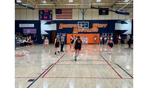 Doniphan West Gets Sweep Over Onaga, Boys Get First TVL Home Win in Nearly Two Years